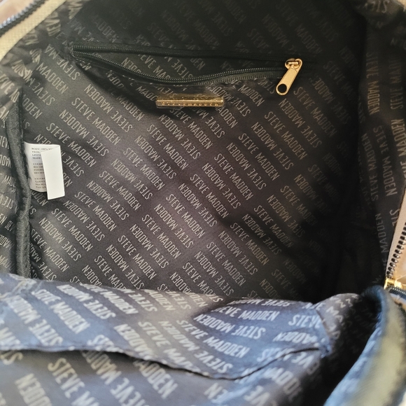 Backpack/purse with attached pouch Oatmeal Color - Picture 5 of 8